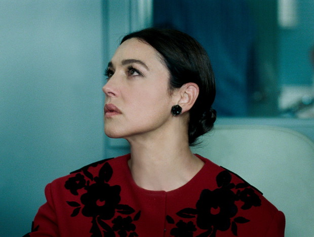 Monica Bellucci jako blondynka w filmie Ville-Marie