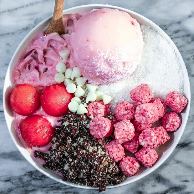 Lina Saber robi wegańskie lody, które podbijają Instagram / @bysaber Instagram