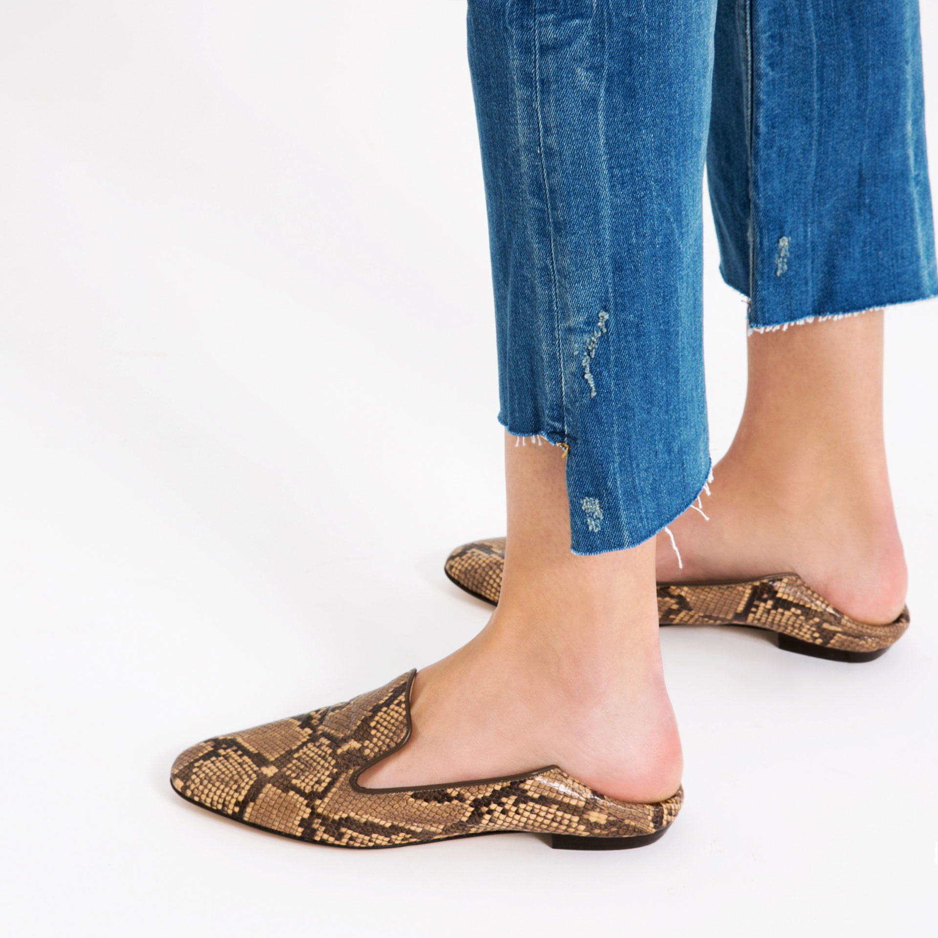 Buty ze zgniecioną piętą