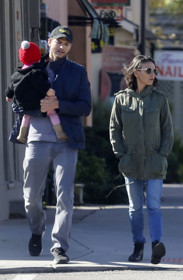 Ashton Kutcher i Mila Kunis z dzieckiem