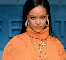 Robyn Rihanna Fenty And Linda Fargo Celebrate The Launch Of FENTY At Bergdorf Goodman