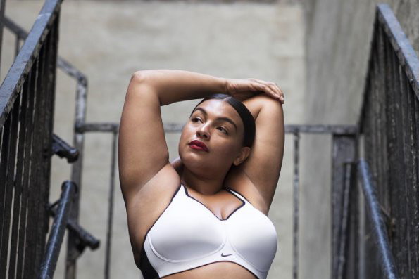 Nowa reklama sportowych biustonoszy Nike