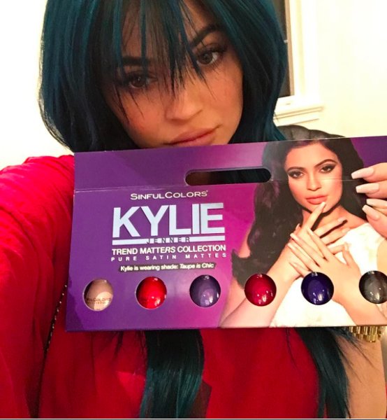 Fani narzekają na kosmetyki sprzedawane przez Kylie Jenner - to oszustwo!