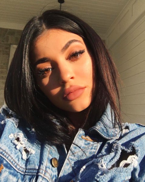 Fani narzekają na kosmetyki sprzedawane przez Kylie Jenner - to oszustwo!