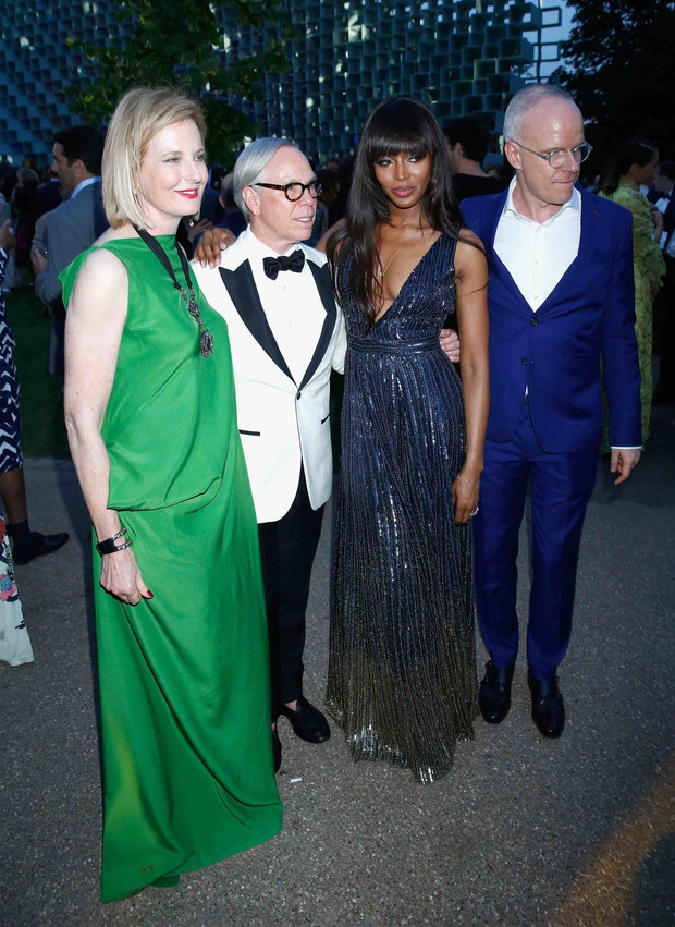 Julia Peyton-Jones, Tommy Hilfiger, Naomi Campbell, Hans Ulrich Obrist na imprezie Summer Party w Serpentine Gallery