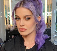 Kelly Osbourne odpowiada na zarzuty internautów, że przeszła operacje plastyczne. I skłania do refleksji w temacie zmiany wyglądu