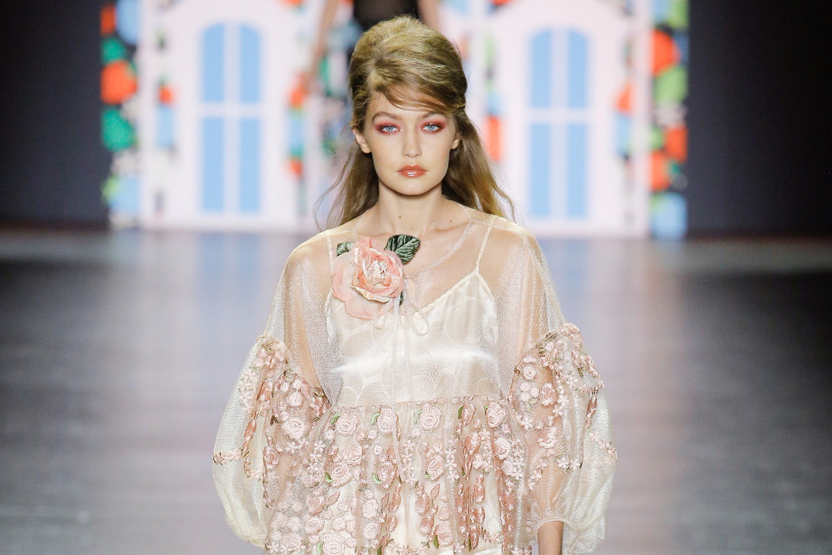 Gigi Hadid, Anna Sui Wiosna 2017