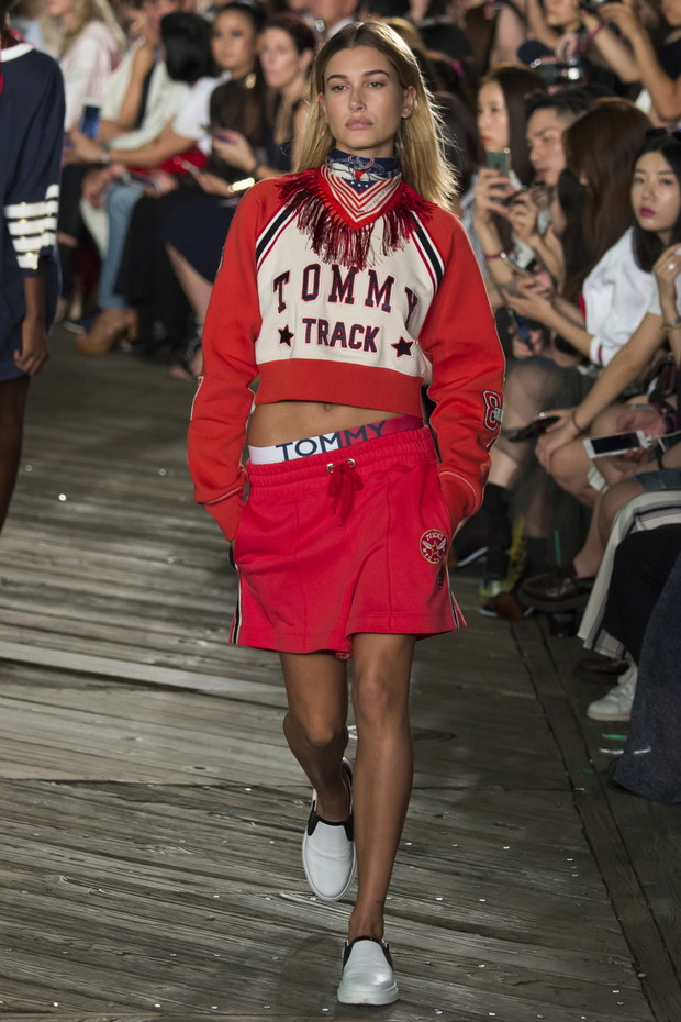 Hailey Baldwin, Tommy Hilfiger Jesień 2016