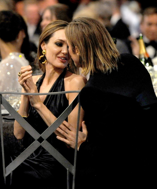 Angelina Jolie i Brad Pitt się rozwodzą