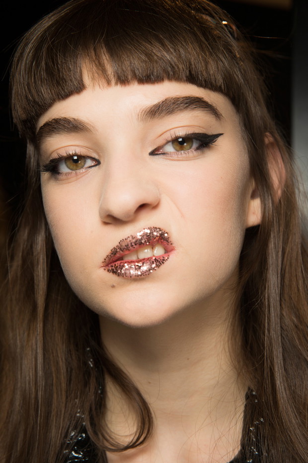 Błyszczący make up