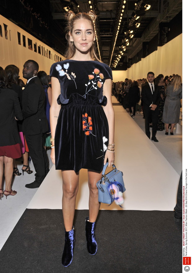 Chiara Ferragni podczas Milan Fashion Week wiosna-lato 2017