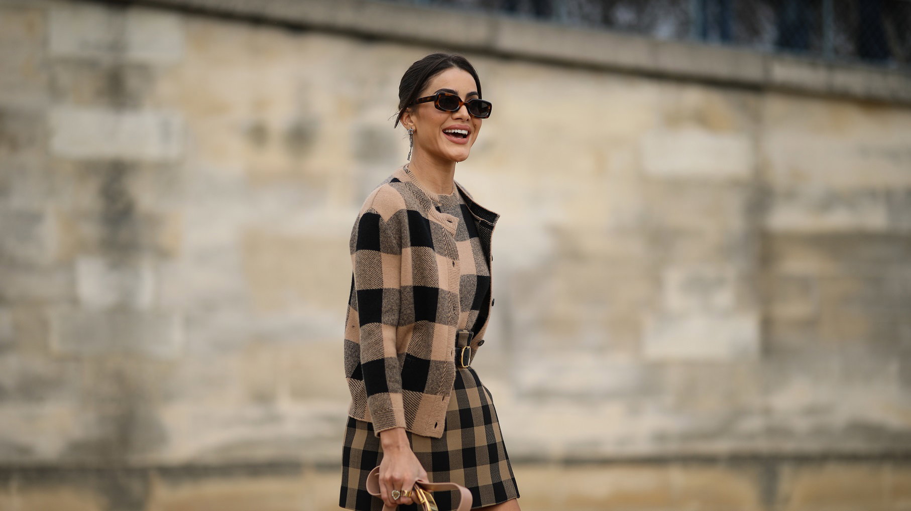 Street Style  - Paris Fashion Week - Womenswear Fall/Winter 2020/2021 : Day Two