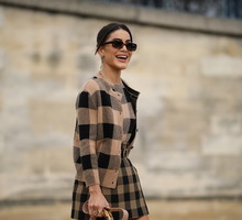 Street Style - Paris Fashion Week - Womenswear Fall/Winter 2020/2021 : Day Two
