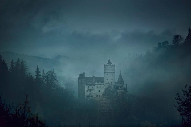 Nocleg w zamku Drakuli w Transylwanii do wygrania w Airbnb