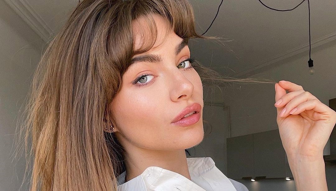 Zapomnij o filtrach na Instagramie! Ten podkład daje efekty cery bez skazy. Skutecznie ukrywa niedoskonałości i rozświetla skórę