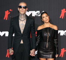 kourtney-i-travis-slub-7a8d072