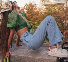 Modne sneakersy na wiosnę-lato 2022 – trendy obuwnicze wskazują nie tylko na najpopularniejsze modele