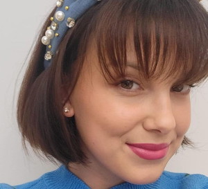 Flapper bob już wkrótce może stać się przebojem. Na modną fryzurę zdecydowała się Millie Bobby Brown