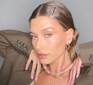 Makijaż Hailey Bieber