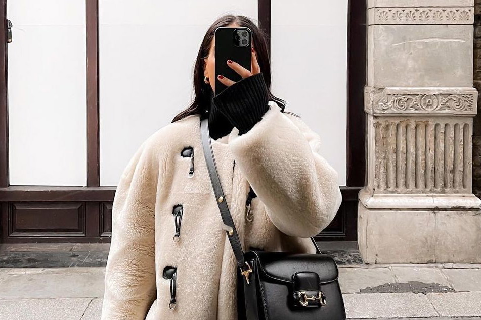 Też ciągle widzicie tę kurtkę na Instagramie? Wiemy, gdzie znaleźć tańsze odpowiedniki