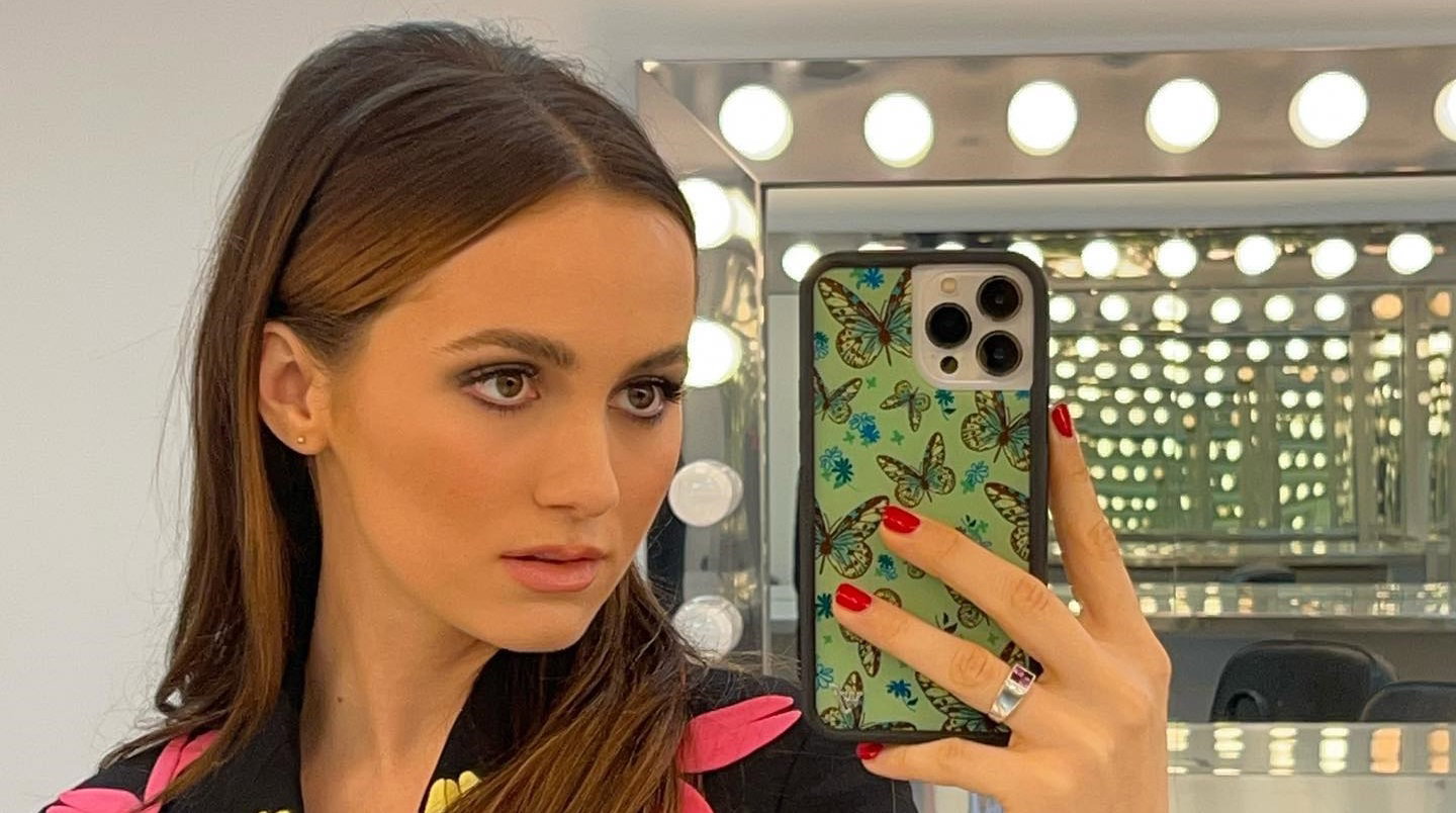 Cera Maude Apatow na planie „Euforii” musiała przywyknąć do makijażu. Sprawdź, jak młoda aktorka stworzyła pierwszą rutynę pielęgnacyjną!
