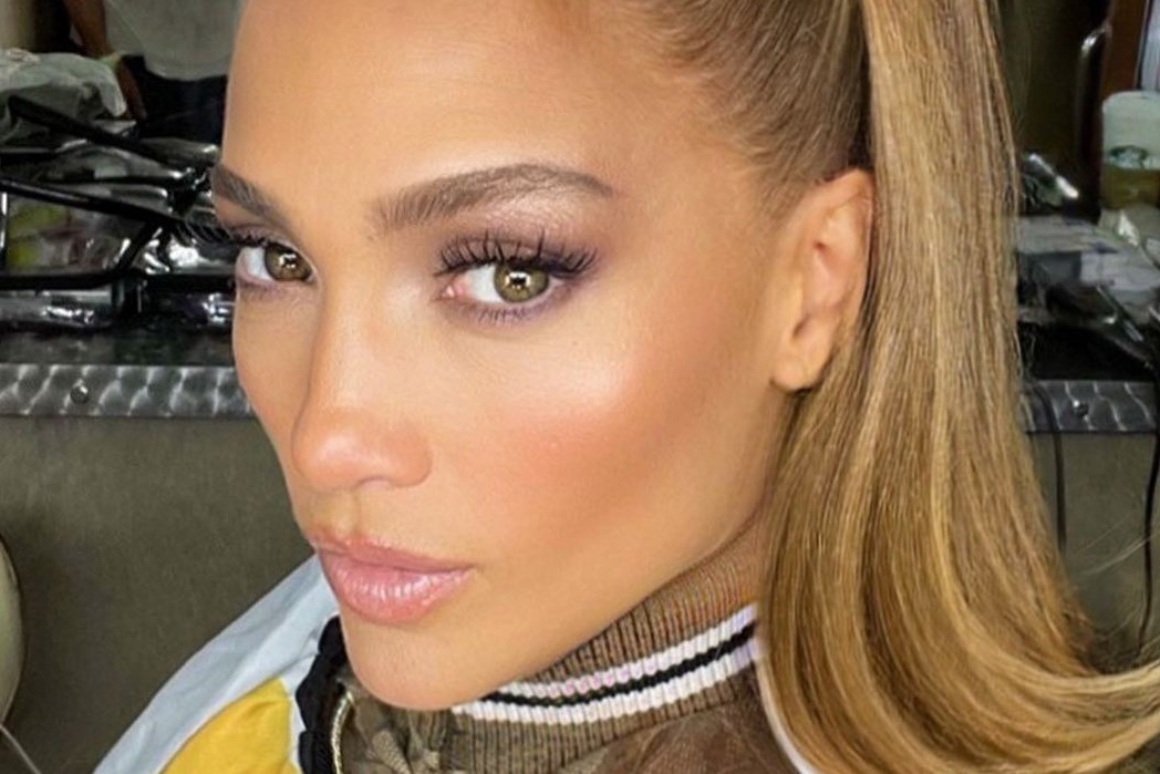 Kucyk lalki Barbie zdobił już głowy Jennifer Lopez, Hailey Bieber i Ariany Grande. Ty też będziesz w nim pięknie wyglądać!