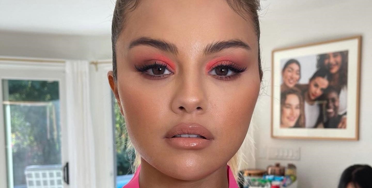 Róż od Seleny Gomez robi furorę w sieci. Jest mocno napigmentowany, trwały i daje naturalny efekt. Nie będziesz chciała innego!