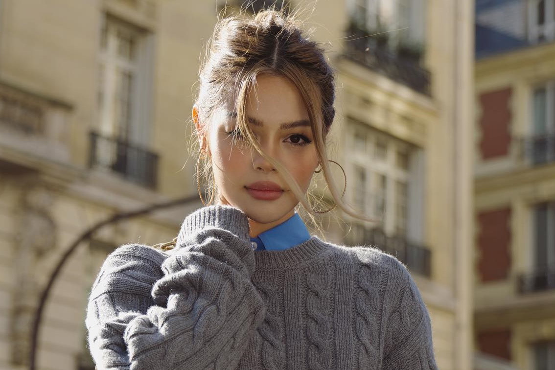 Influencerki masowo kopiują look z pokazu Miu Miu. W sieciówkach skompletujesz bardziej codzienne wydanie tej kontrowersyjnej stylizacji