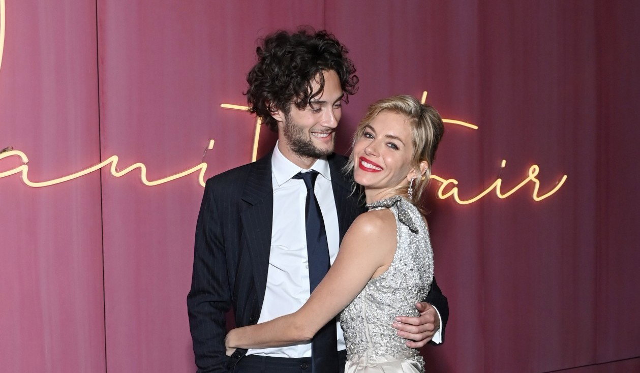 sienna-miller-i-oli-green2-b97e6aa