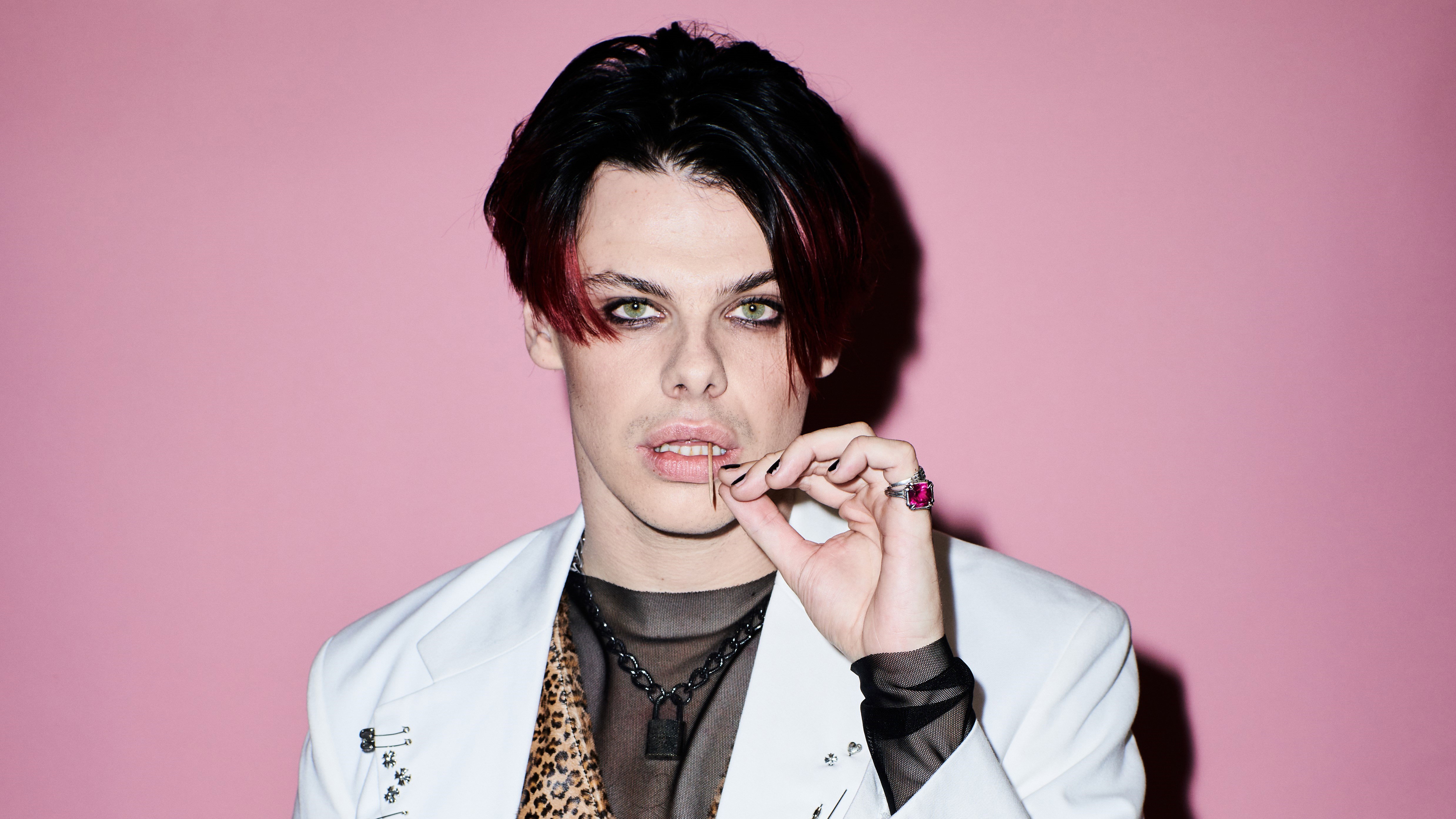 yungblud-wywiad-dla-glamour1-1bb06c0