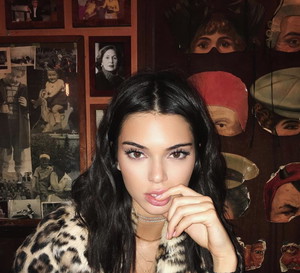 oto nowy sposób na selfie: Kendall Jenner