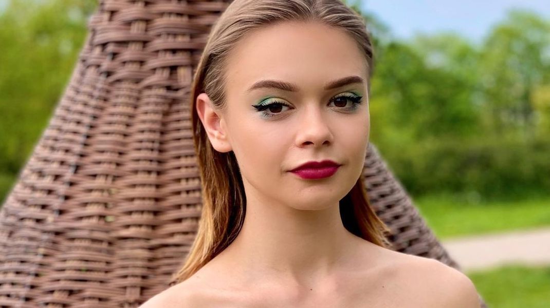 Julia Wróblewska postanowiła zostać kelnerką! Miała ku temu ważny powód