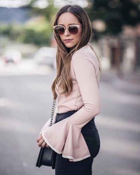 @divanidosafans Instagram
