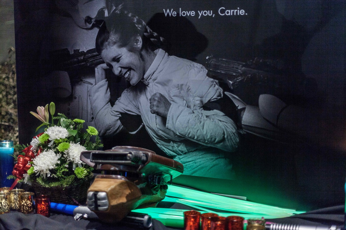 Fani żegnają Carrie Fisher
