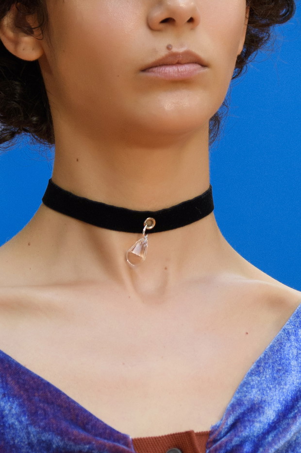 Choker na pokazach mody
