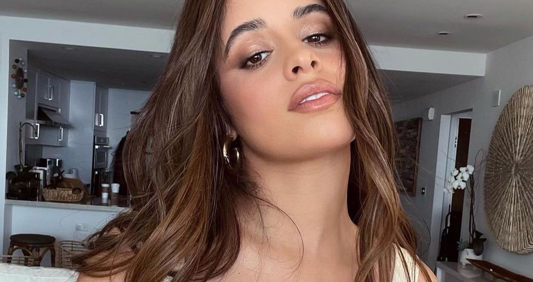 Camila Cabello w sukience z polską metką! W dopasowanej mini w kwiaty wygląda totalnie hot