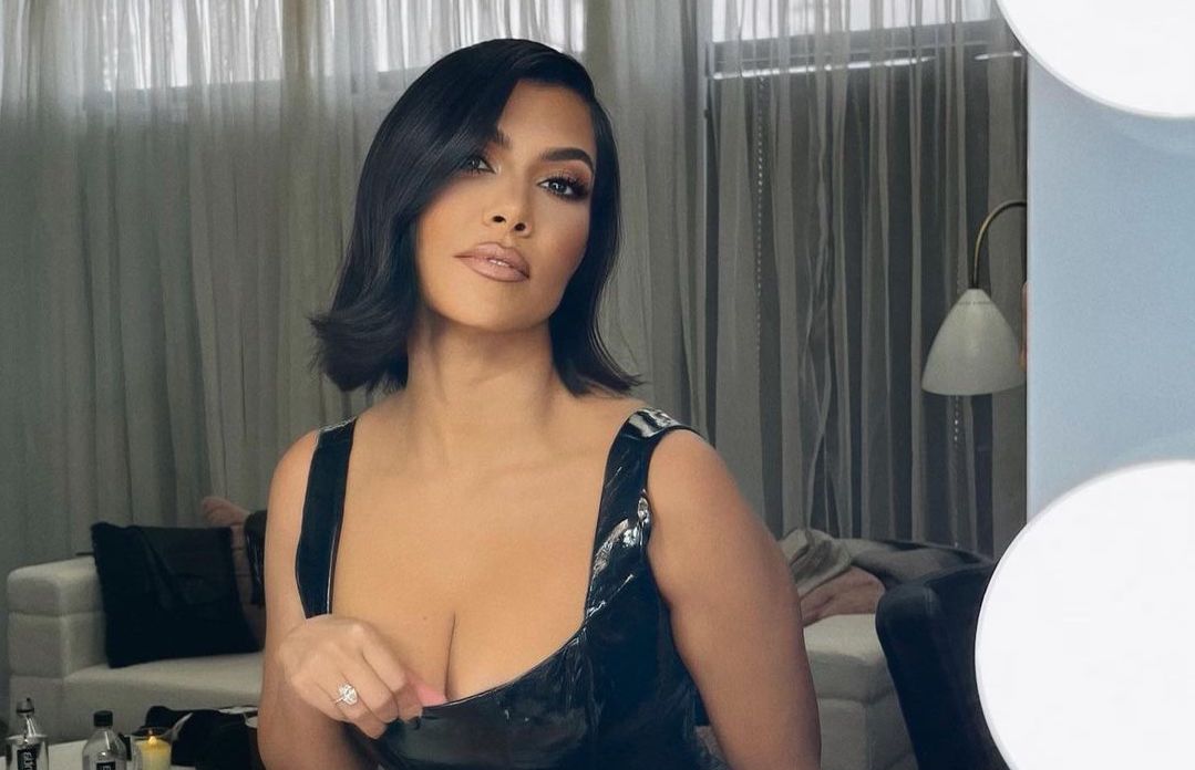 Za sprawą Kourtney Kardashian ten klasyczny manicure nabrał modowego pazura! Christian Louboutin oskarży ją o plagiat?