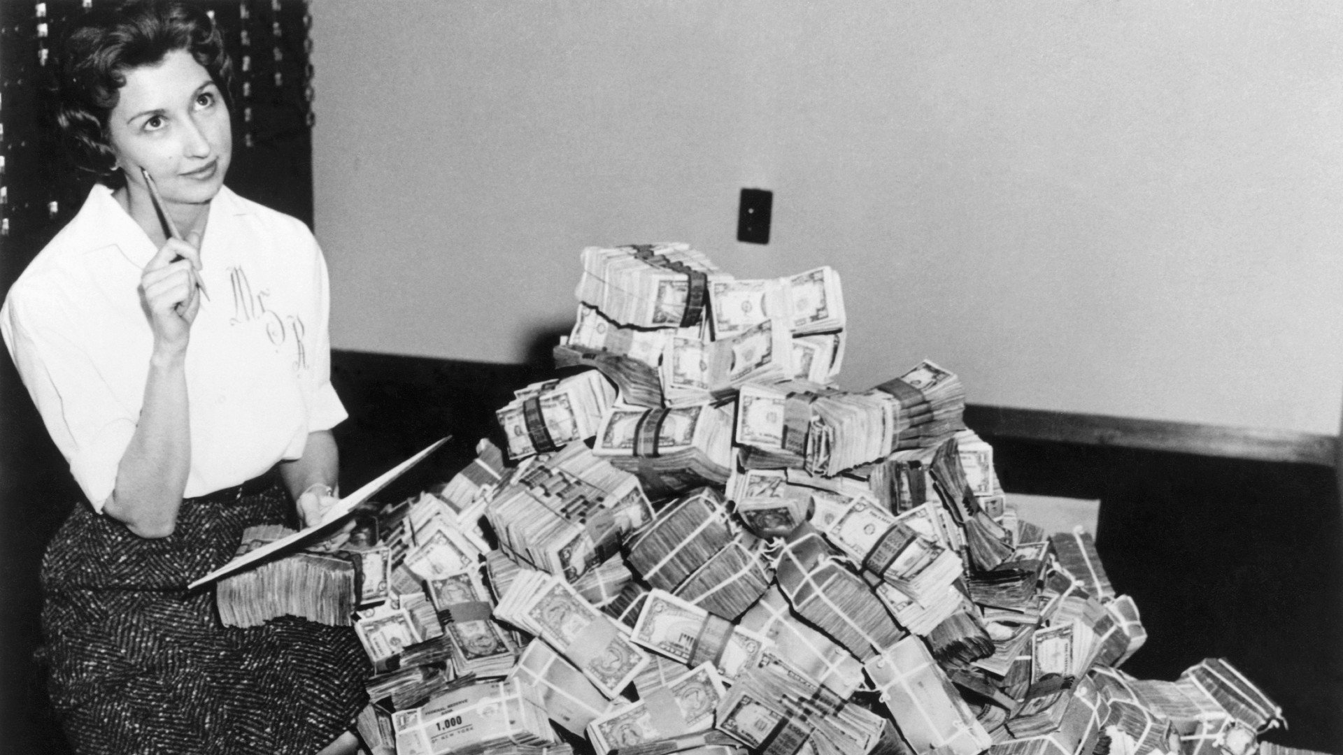 woman-with-money1-95c8be0