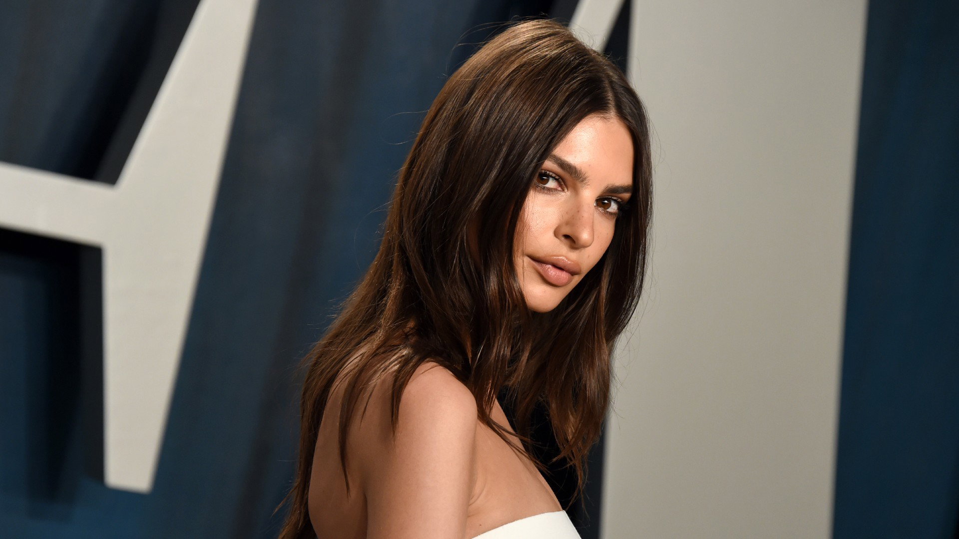 emily-ratajkowski1-6a355a9
