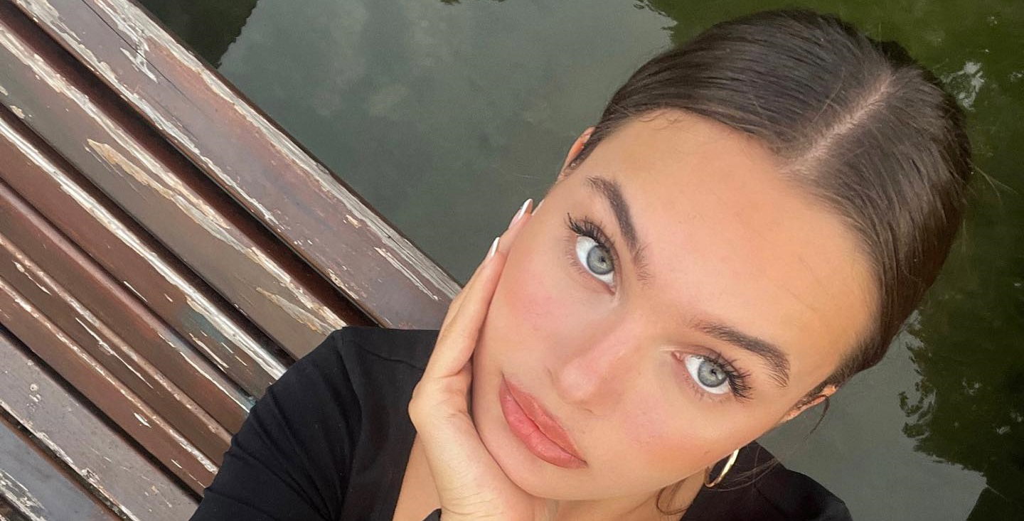 Krwawy peeling to przebój z TikToka. Pozostawia skórę „bez skazy”. „Natychmiastowe rezultaty” docenione ponad milionem polubień