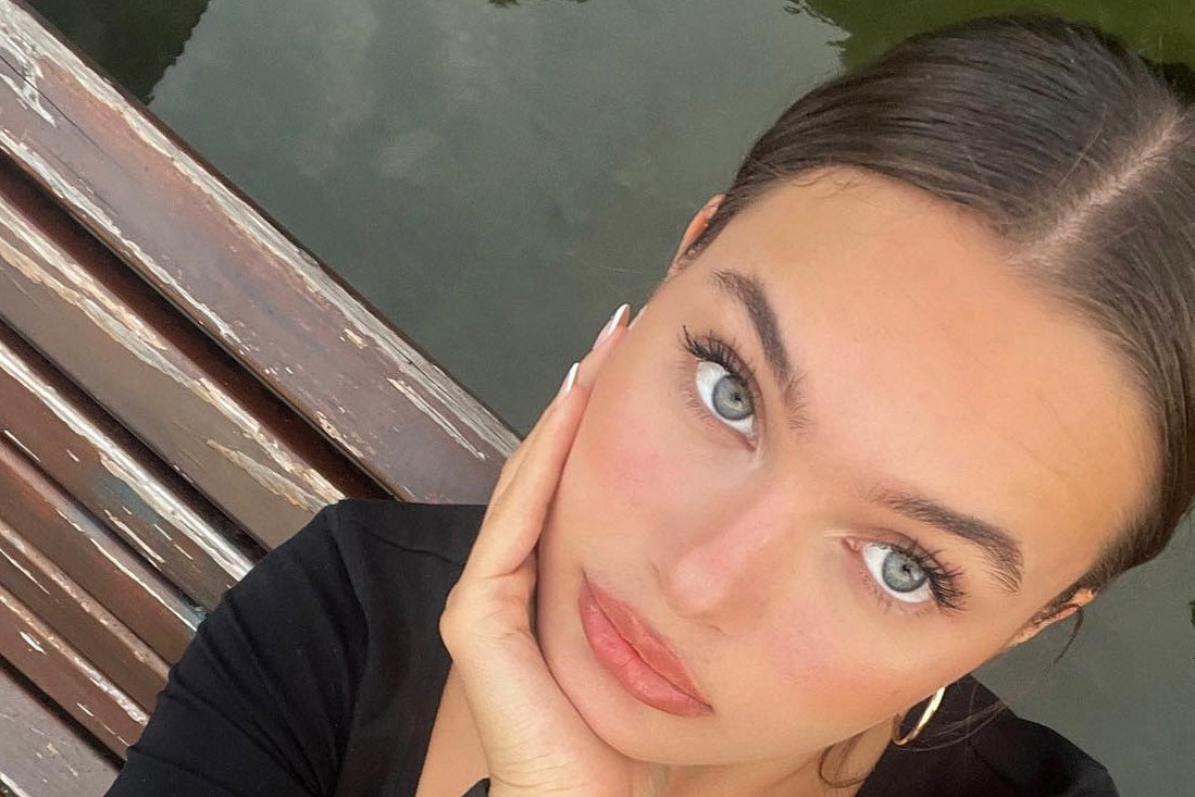 Krwawy peeling to przebój z TikToka. Pozostawia skórę „bez skazy”. „Natychmiastowe rezultaty” docenione ponad milionem polubień