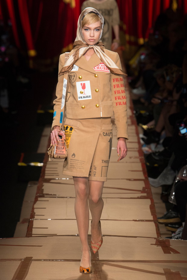 Moschino jesień-zima 2017/2018