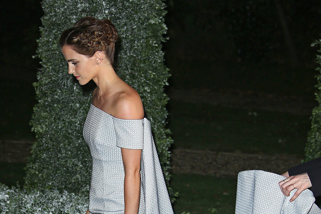 Emma Watson zachwyciła stylizacją na premierze filmu "Piękna i Bestia"
