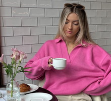 Jak nosić sweter jesienią 2022? 5 stylizacji prosto z Instagrama to recepta na udane zestawy