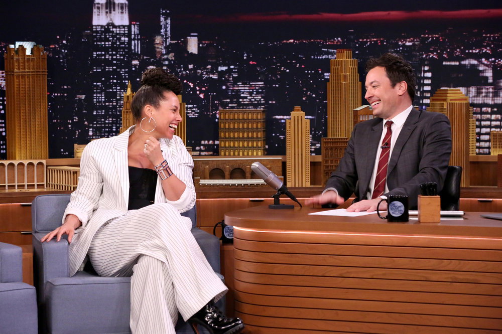 Alicia Keys śpiewa jak Adele, a Jimmy Fallon naśladuje Elvisa