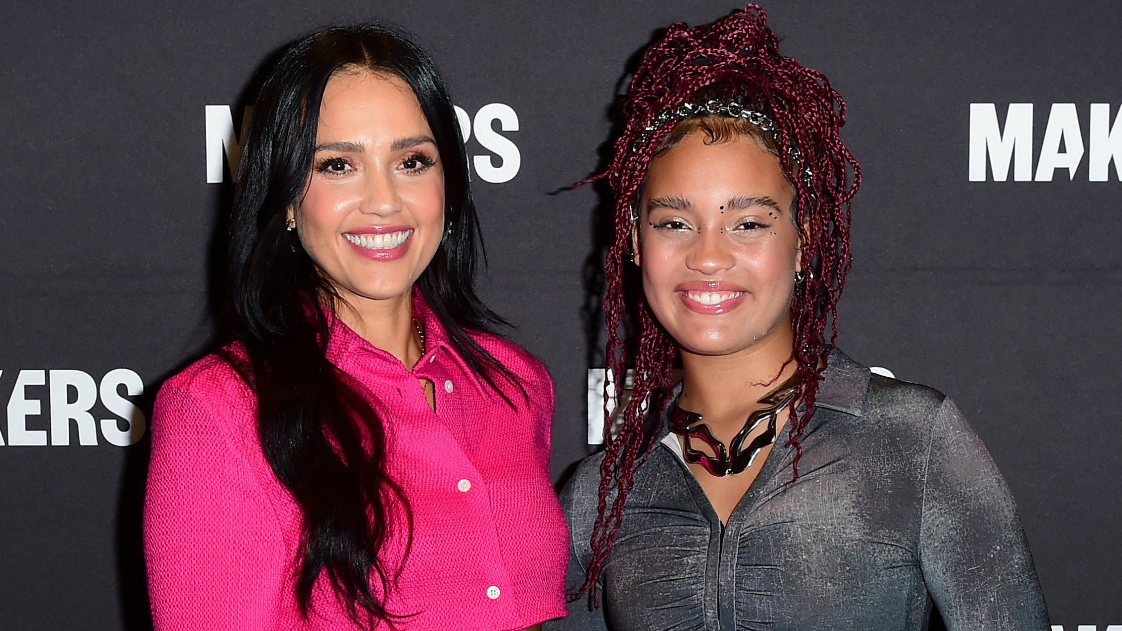 Sara James i Jessica Alba na konferencji kobiet sukcesu w Kalifornii