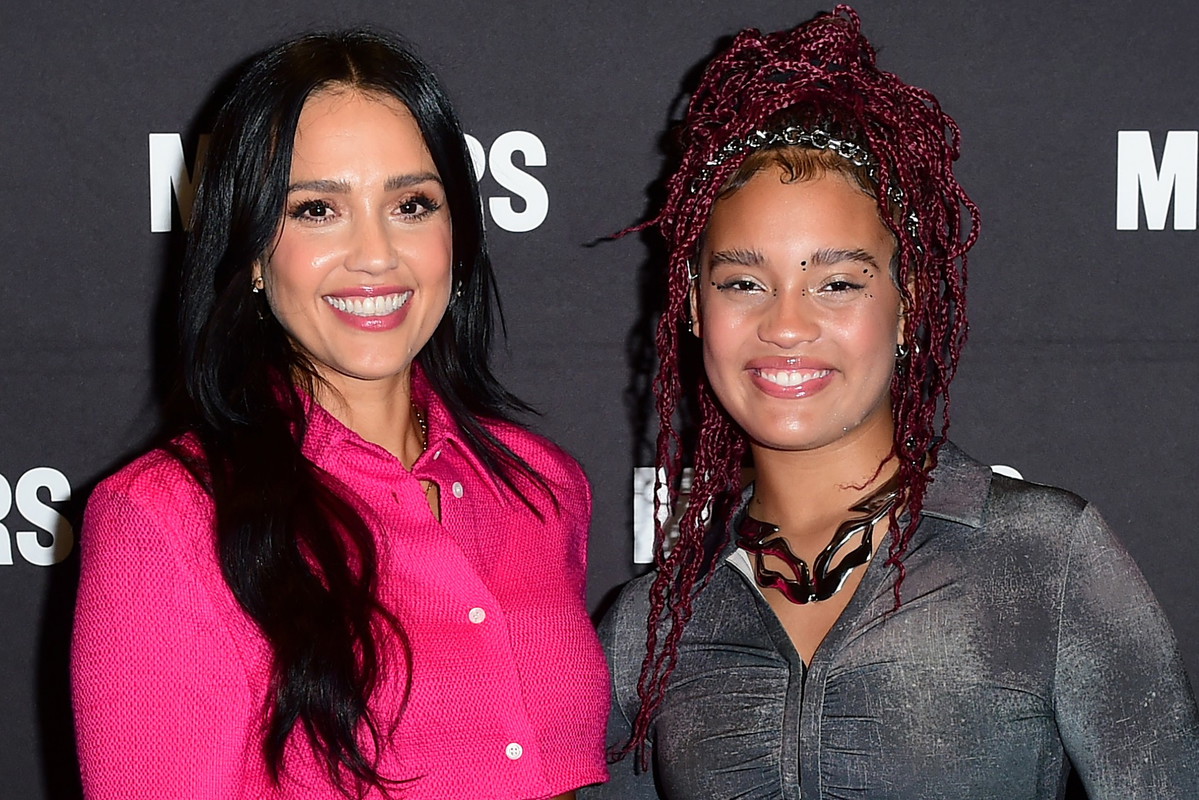 Sara James i Jessica Alba na konferencji kobiet sukcesu w Kalifornii