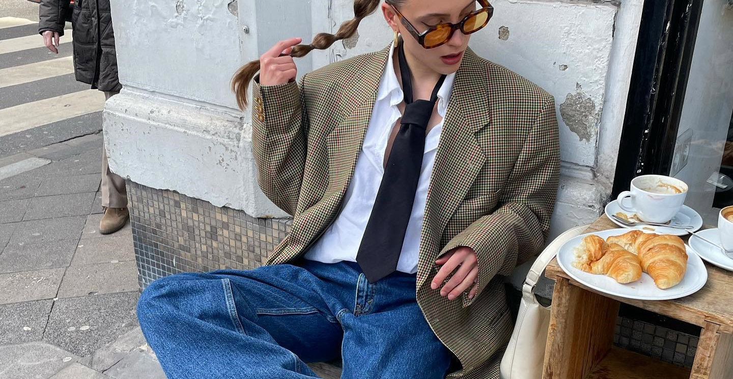 Jakie spodnie wybrać do butów na obcasie jesienią? 5 stylizacji z Instagrama pokazuje, że mamy mnóstwo opcji