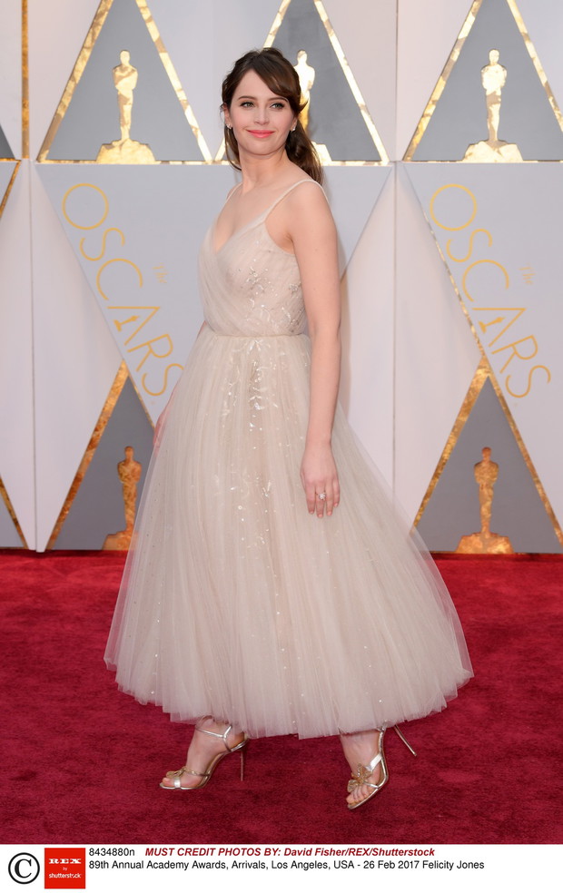 Oscary 2017, stylizacje gwiazd: Felicity Jones w sukni Dior