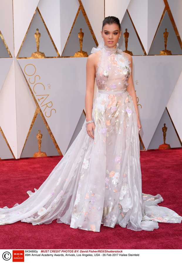 Oscary 2017, stylizacje gwiazd: Hailee Steinfeld w sukni Ralph & Russo